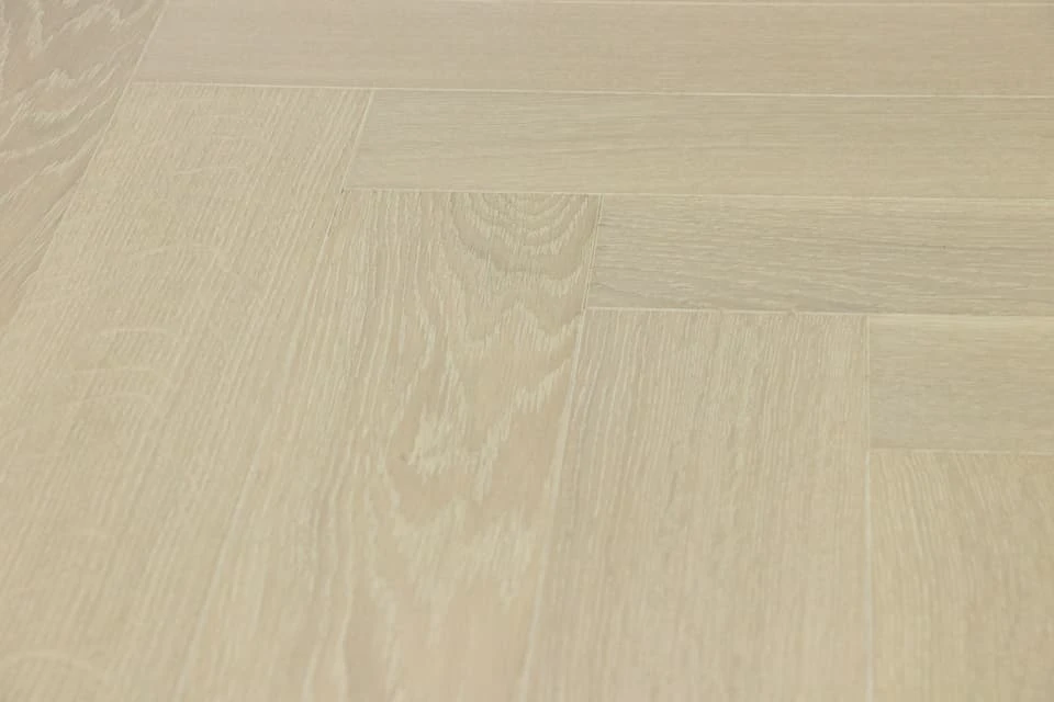 Natural Engineered Flooring Oak Herringbone Polar White Brushed UV Lacquered 15/4mm By 90mm By 600mm 8 Natural Engineered Flooring Oak Herringbone Polar White Brushed UV Lacquered 15/4mm By 90mm By 600mm - Image 6
