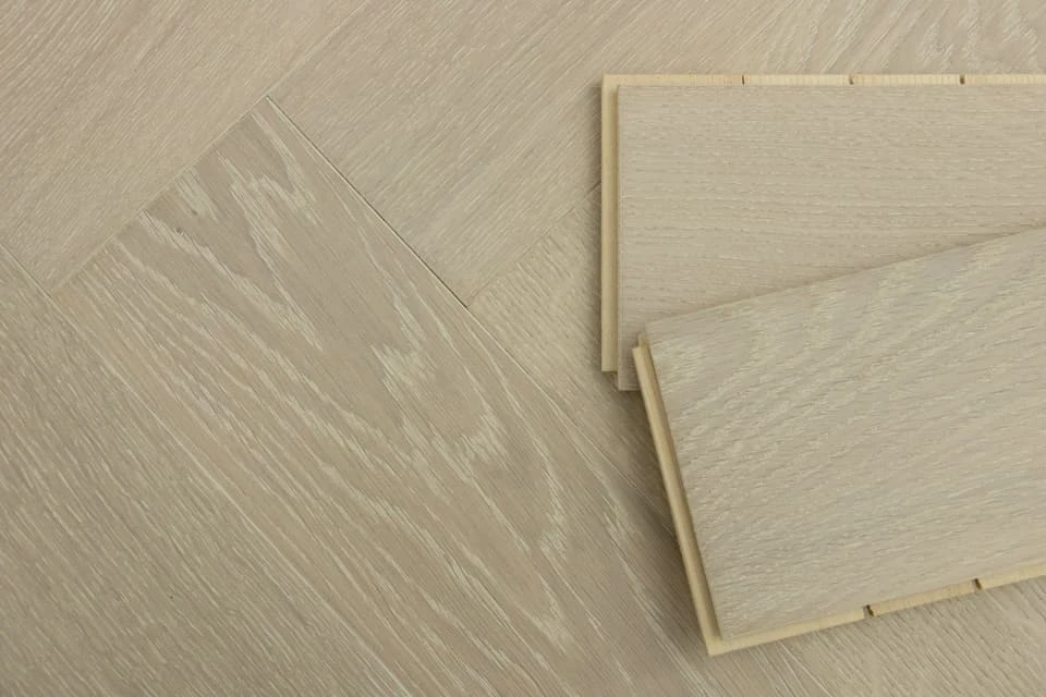 Natural Engineered Flooring Oak Herringbone Polar White Brushed UV Lacquered 15/4mm By 90mm By 600mm 7 Natural Engineered Flooring Oak Herringbone Polar White Brushed UV Lacquered 15/4mm By 90mm By 600mm - Image 5