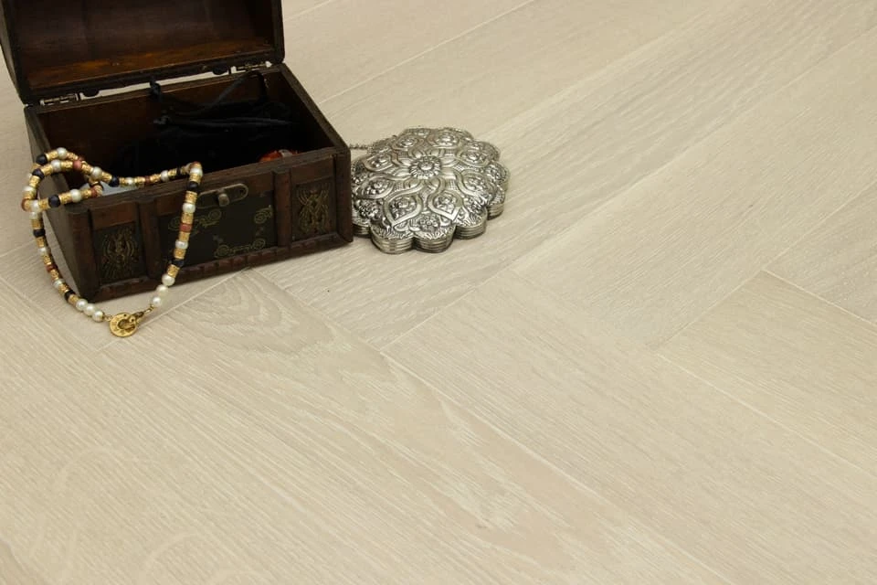Natural Engineered Flooring Oak Herringbone Polar White Brushed UV Lacquered 15/4mm By 90mm By 600mm 4 Natural Engineered Flooring Oak Herringbone Polar White Brushed UV Lacquered 15/4mm By 90mm By 600mm - Image 2