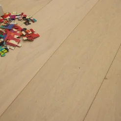 Natural Engineered Flooring Oak Click B2 Non Visible Uv Lacquered 14/3mm By 190mm By 1900mm