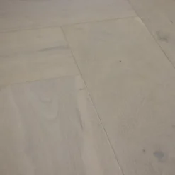 Natural Engineered Flooring Oak Herringbone Bianco Hardwax Oiled 16/4mm By 140mm By 580mm