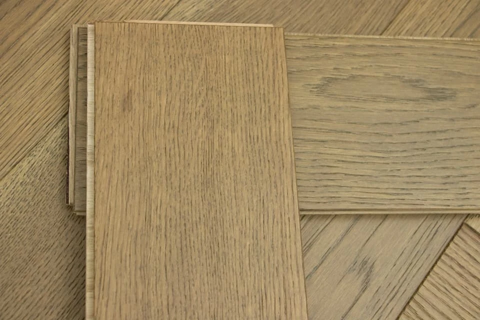 Natural Engineered Flooring Oak Herringbone Roma Brushed UV Oiled 15/4mm By 125mm By 600mm 7 Natural Engineered Flooring Oak Herringbone Roma Brushed UV Oiled 15/4mm By 125mm By 600mm - Image 5