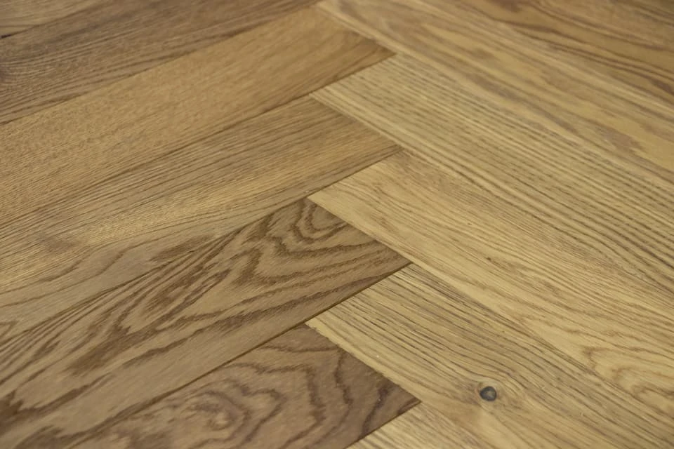 Natural Engineered Flooring Oak Herringbone Light Smoked Brushed UV Oiled 15/4mm By 90mm By 600mm 5 Natural Engineered Flooring Oak Herringbone Light Smoked Brushed UV Oiled 15/4mm By 90mm By 600mm - Image 3