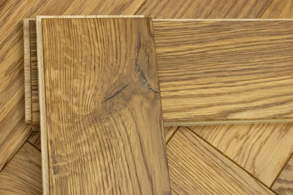 Natural Engineered Flooring Oak Herringbone Light Smoked Brushed UV Oiled 15/4mm By 125mm By 600mm 7 Natural Engineered Flooring Oak Herringbone Light Smoked Brushed UV Oiled 15/4mm By 125mm By 600mm - Image 5