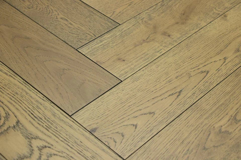 Natural Engineered Flooring Oak Herringbone Cognac Brushed UV Lacquered 15/4mm By 90mm By 600mm 8 Natural Engineered Flooring Oak Herringbone Cognac Brushed UV Lacquered 15/4mm By 90mm By 600mm - Image 6