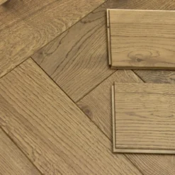 Natural Engineered Flooring Oak Herringbone Cognac Uv Lacquered 16/4mm By 100mm By 500mm -Wooden Flooring Elegant Shop img 7235 1