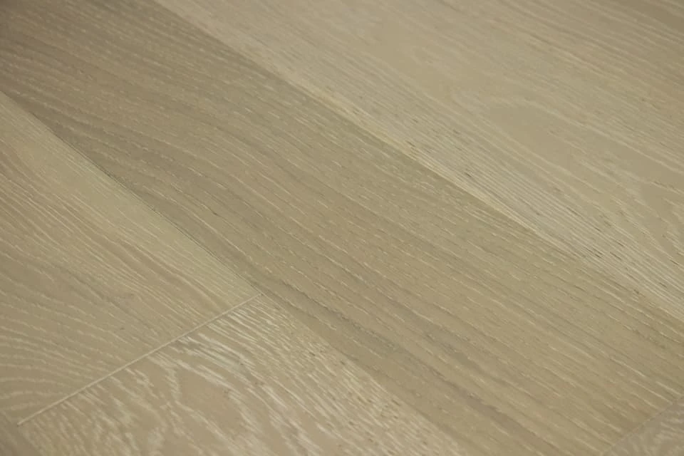 Natural Engineered Flooring Oak Sunny White Brushed UV Oiled 14/3mm By 150mm By 400-1500mm 6 Natural Engineered Flooring Oak Sunny White Brushed UV Oiled 14/3mm By 150mm By 400-1500mm - Image 4