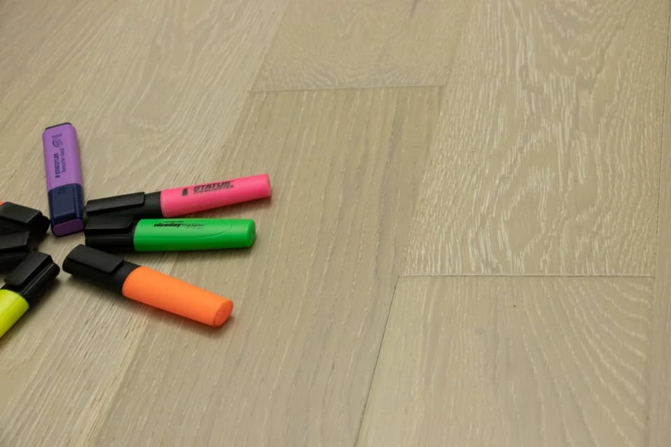 Natural Engineered Flooring Oak Sunny White Brushed UV Oiled 14/3mm By 150mm By 400-1500mm 4 Natural Engineered Flooring Oak Sunny White Brushed UV Oiled 14/3mm By 150mm By 400-1500mm - Image 2