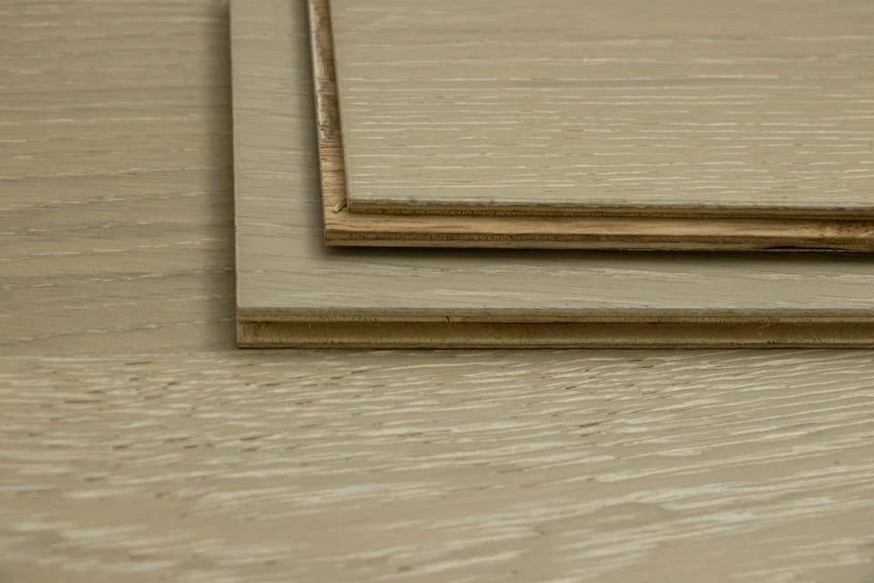 Natural Engineered Flooring Oak Sunny White Brushed UV Oiled 14/3mm By 150mm By 400-1500mm 7 Natural Engineered Flooring Oak Sunny White Brushed UV Oiled 14/3mm By 150mm By 400-1500mm - Image 5