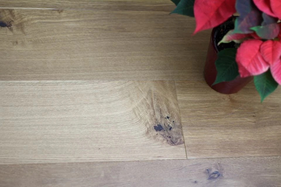 Natural Engineered Flooring Oak Click VIP Smoked Brushed UV Oiled 14/3mm By 190mm By 1900mm 5 Natural Engineered Flooring Oak Click VIP Smoked Brushed UV Oiled 14/3mm By 190mm By 1900mm - Image 3