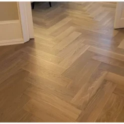 Prime Engineered Flooring Oak Click Herringbone Native Light Brushed Uv Lacquered 12/3mm By 120mm By 600mm
