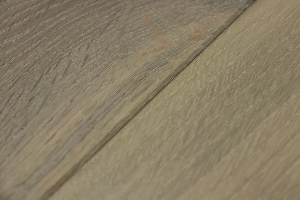 Natural Engineered Flooring Oak Bespoke Coral Deep Brushed Hardwax Oiled 16/4mm By 220mm By 1500-2400mm 6 Natural Engineered Flooring Oak Bespoke Coral Deep Brushed Hardwax Oiled 16/4mm By 220mm By 1500-2400mm - Image 4