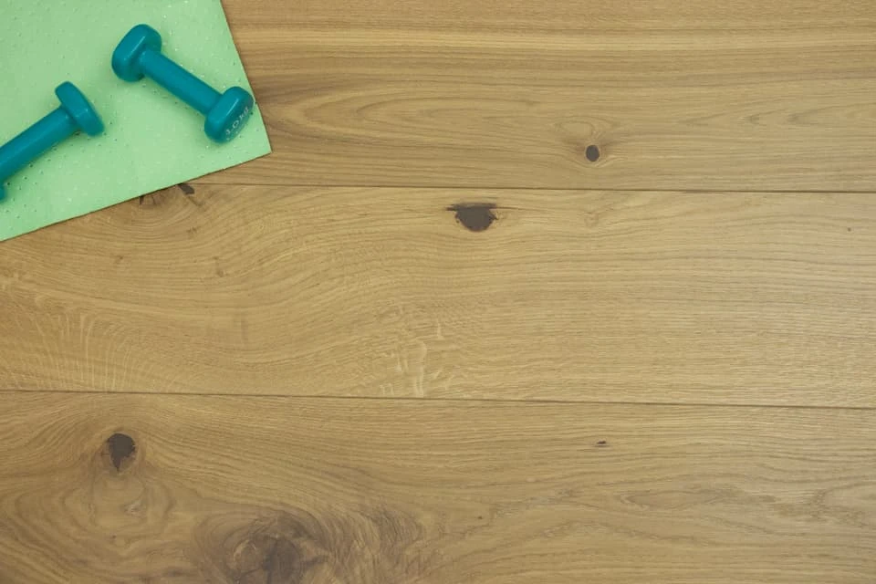 Natural Engineered Flooring Oak Bespoke Wild Hardwax Oiled 16/4mm By 220mm By 1500-2400mm 4 Natural Engineered Flooring Oak Bespoke Wild Hardwax Oiled 16/4mm By 220mm By 1500-2400mm - Image 2