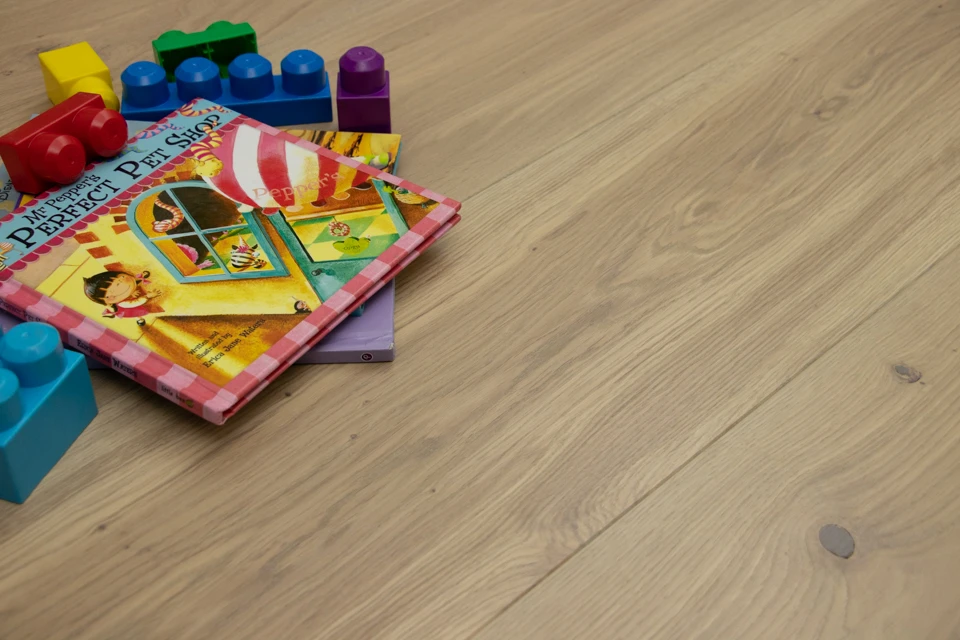 Natural Engineered Flooring Oak Bespoke Vienna Hardwax Oiled 16/4mm By 220mm By 1500-2400mm 3 Natural Engineered Flooring Oak Bespoke Vienna Hardwax Oiled 16/4mm By 220mm By 1500-2400mm