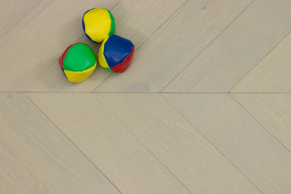 Natural Engineered Flooring Oak Chevron Double White Light Brushed UV Lacquered 15/4mm By 90mm By 600mm 3 Natural Engineered Flooring Oak Chevron Double White Light Brushed UV Lacquered 15/4mm By 90mm By 600mm