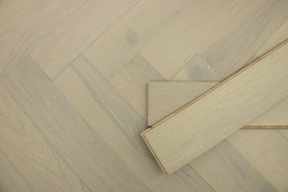 Natural Engineered Flooring Oak Herringbone Double White Brushed UV Lacquered 14/3mm By 90mm By 600mm 6 Natural Engineered Flooring Oak Herringbone Double White Brushed UV Lacquered 14/3mm By 90mm By 600mm - Image 4