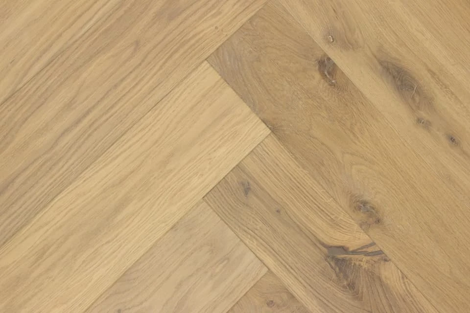 Natural Engineered Flooring Oak Bespoke Herringbone No 13 Brushed UV Oiled 16/4mm By 120mm By 580mm - 12.6m2 Bundle 6 Natural Engineered Flooring Oak Bespoke Herringbone No 13 Brushed UV Oiled 16/4mm By 120mm By 580mm - 12.6m2 Bundle - Image 4