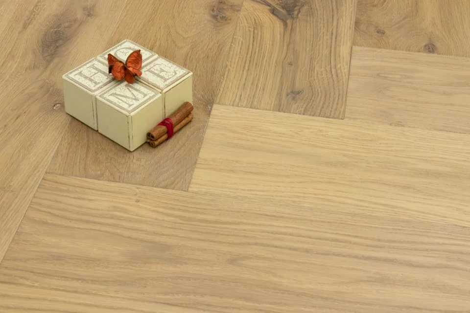 Natural Engineered Flooring Oak Bespoke Herringbone No 13 Brushed UV Oiled 16/4mm By 120mm By 580mm - 12.6m2 Bundle 5 Natural Engineered Flooring Oak Bespoke Herringbone No 13 Brushed UV Oiled 16/4mm By 120mm By 580mm - 12.6m2 Bundle - Image 3