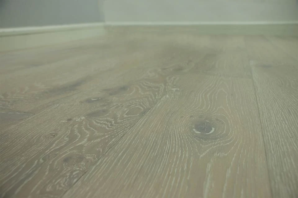 Natural Engineered Flooring Oak Sunny White Brushed UV Oiled 14/3mm By 190mm By 1900mm 7 Natural Engineered Flooring Oak Sunny White Brushed UV Oiled 14/3mm By 190mm By 1900mm - Image 5