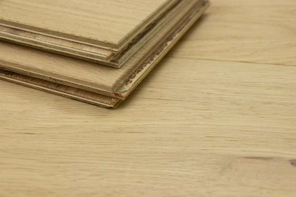 Natural Engineered Flooring Oak Non Visible Brushed UV Lacquered 14/3mm By 190mm By 1900mm 7 Natural Engineered Flooring Oak Non Visible Brushed UV Lacquered 14/3mm By 190mm By 1900mm - Image 5