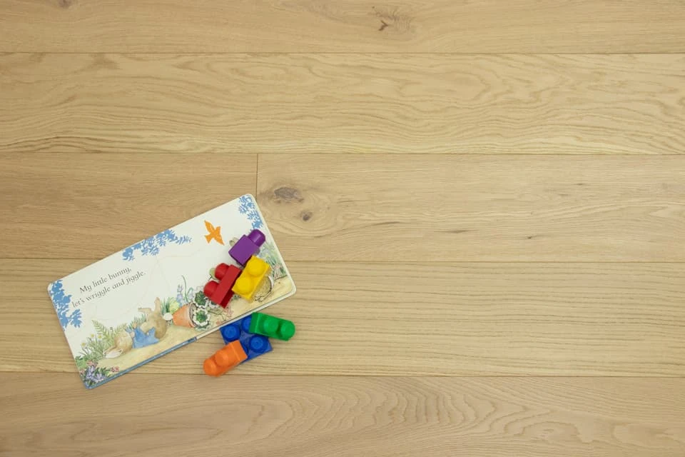 Natural Engineered Flooring Oak Non Visible Brushed UV Lacquered 20/5mm By 180mm By 1900mm 3 Natural Engineered Flooring Oak Non Visible Brushed UV Lacquered 20/5mm By 180mm By 1900mm