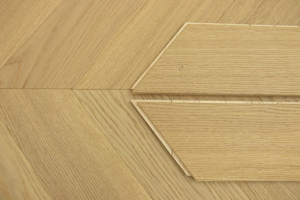 Prime Engineered Flooring Oak Chevron Non Visible Brushed UV Matt Lacquered 14/3mm By 98mm By 547mm 6 Prime Engineered Flooring Oak Chevron Non Visible Brushed UV Matt Lacquered 14/3mm By 98mm By 547mm - Image 4