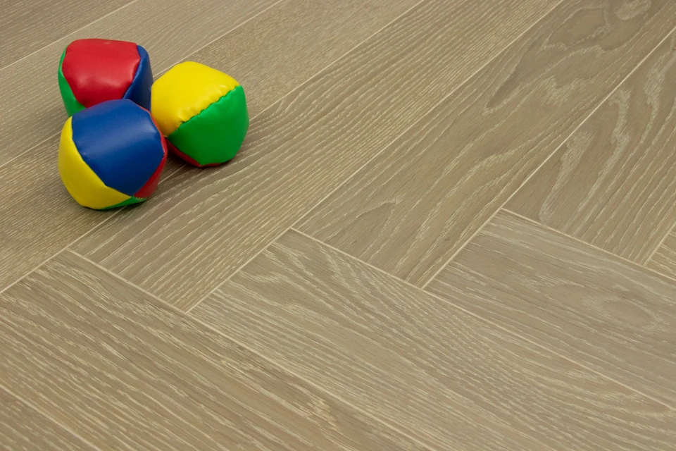 Prime Engineered Flooring Oak Herringbone Barcelona Brushed UV Matt Lacquered 14/3mm By 98mm By 790mm 3 Prime Engineered Flooring Oak Herringbone Barcelona Brushed UV Matt Lacquered 14/3mm By 98mm By 790mm