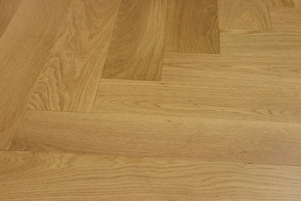 Prime Engineered Flooring Oak Herringbone Brushed UV Semi Matt Lacquered 14/3mm By 98mm By 490mm 7 Prime Engineered Flooring Oak Herringbone Brushed UV Semi Matt Lacquered 14/3mm By 98mm By 490mm - Image 5
