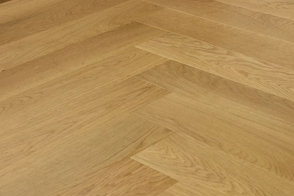 Prime Engineered Flooring Oak Herringbone Brushed UV Semi Matt Lacquered 14/3mm By 98mm By 490mm 6 Prime Engineered Flooring Oak Herringbone Brushed UV Semi Matt Lacquered 14/3mm By 98mm By 490mm - Image 4