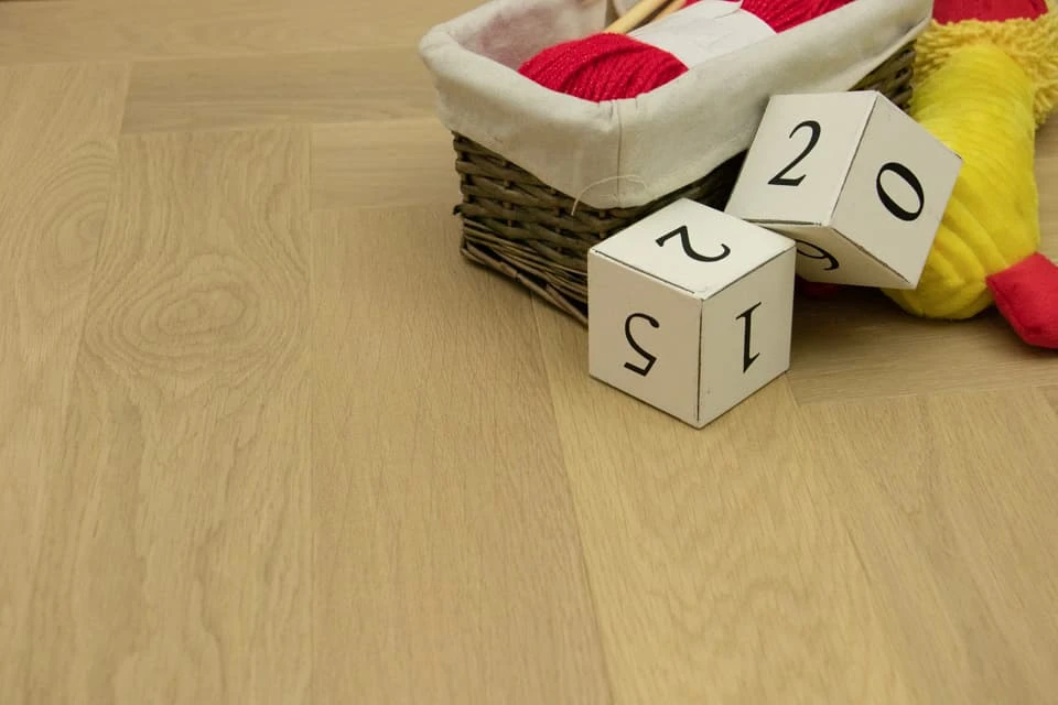 Prime Engineered Flooring Oak Herringbone Non Visible Brushed UV Matt Lacquered 14/3mm By 98mm By 588mm 5 Prime Engineered Flooring Oak Herringbone Non Visible Brushed UV Matt Lacquered 14/3mm By 98mm By 588mm - Image 3