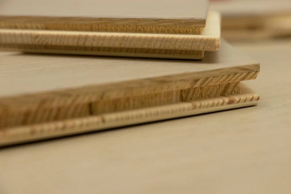 Natural Engineered Flooring Oak Chevron Vienna Brushed Uv Lacquered 12/2mm By 90mm By 600mm 7 Natural Engineered Flooring Oak Chevron Vienna Brushed Uv Lacquered 12/2mm By 90mm By 600mm - Image 5