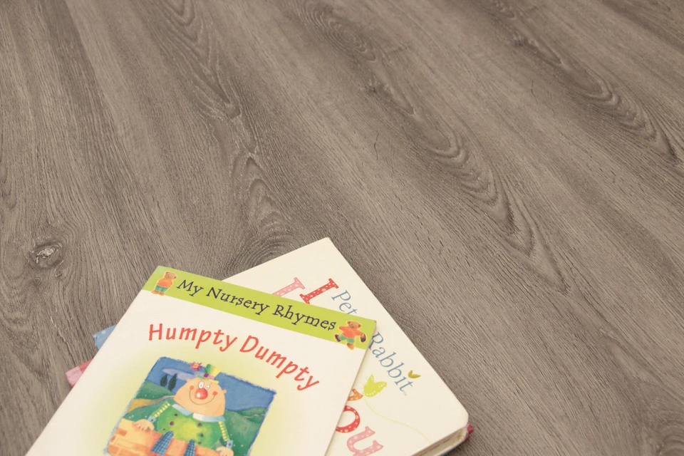 Supremo Luxury Click Vinyl Rigid Core Flooring Cotton Wood 4.2mm By 178mm By 1220mm 6 Supremo Luxury Click Vinyl Rigid Core Flooring Cotton Wood 4.2mm By 178mm By 1220mm - Image 4