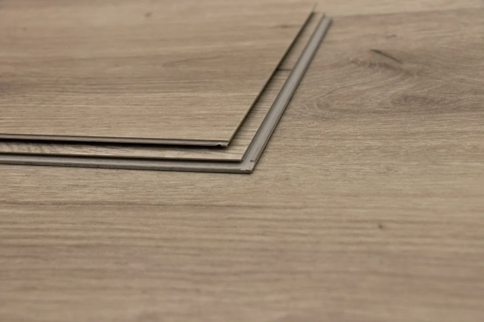 Supremo Luxury Click Vinyl Rigid Core Flooring Light Grey 4.2mm By 178mm By 1220mm 8 Supremo Luxury Click Vinyl Rigid Core Flooring Light Grey 4.2mm By 178mm By 1220mm - Image 6