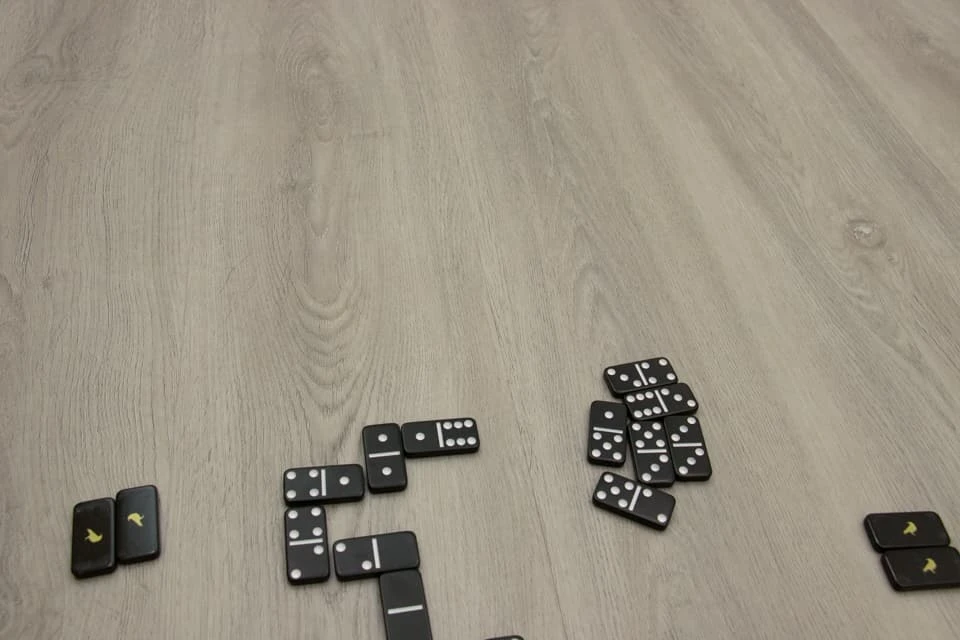 Supremo Luxury Click Vinyl Rigid Core Flooring Nagel With Built In Underlay 5mm By 180mm By 1220mm 6 Supremo Luxury Click Vinyl Rigid Core Flooring Nagel With Built In Underlay 5mm By 180mm By 1220mm - Image 4