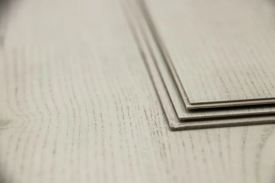 Supremo Luxury Click Vinyl Rigid Core Flooring Fossil With Built In Underlay 6mm By 182mm By 1220mm 6 Supremo Luxury Click Vinyl Rigid Core Flooring Fossil With Built In Underlay 6mm By 182mm By 1220mm - Image 4