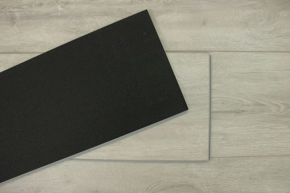 Supremo Royal Luxury Click Vinyl Rigid Core Flooring Grey With Built In Underlay 6mm By 228mm By 1520mm 6 Supremo Royal Luxury Click Vinyl Rigid Core Flooring Grey With Built In Underlay 6mm By 228mm By 1520mm - Image 4
