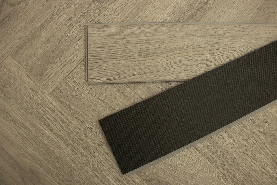 Supremo Luxury Click Vinyl Rigid Core Herringbone Flooring Cotton Wood With Built In Underlay 6mm By 100 By 600mm 7 Supremo Luxury Click Vinyl Rigid Core Herringbone Flooring Cotton Wood With Built In Underlay 6mm By 100 By 600mm - Image 5