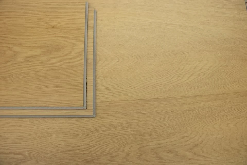 Supremo Luxury Click Vinyl Rigid Core Flooring Silica With Built In Underlay 4.8mm By 181mm By 1220mm 6 Supremo Luxury Click Vinyl Rigid Core Flooring Silica With Built In Underlay 4.8mm By 181mm By 1220mm - Image 4