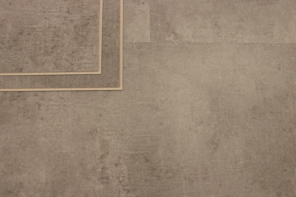 Supremo Luxury Click Vinyl Rigid Core Flooring Tile Hood With Built In Underlay 6mm By 308mm By 610mm 6 Supremo Luxury Click Vinyl Rigid Core Flooring Tile Hood With Built In Underlay 6mm By 308mm By 610mm - Image 4